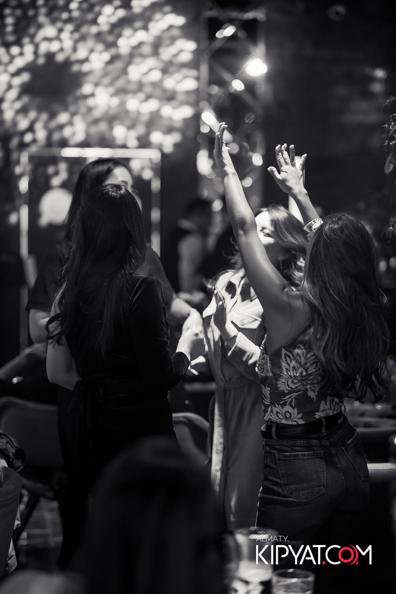 MOOD KARAOKE & TERRACE. КИПЯТКОМ АЛМАТЫ!