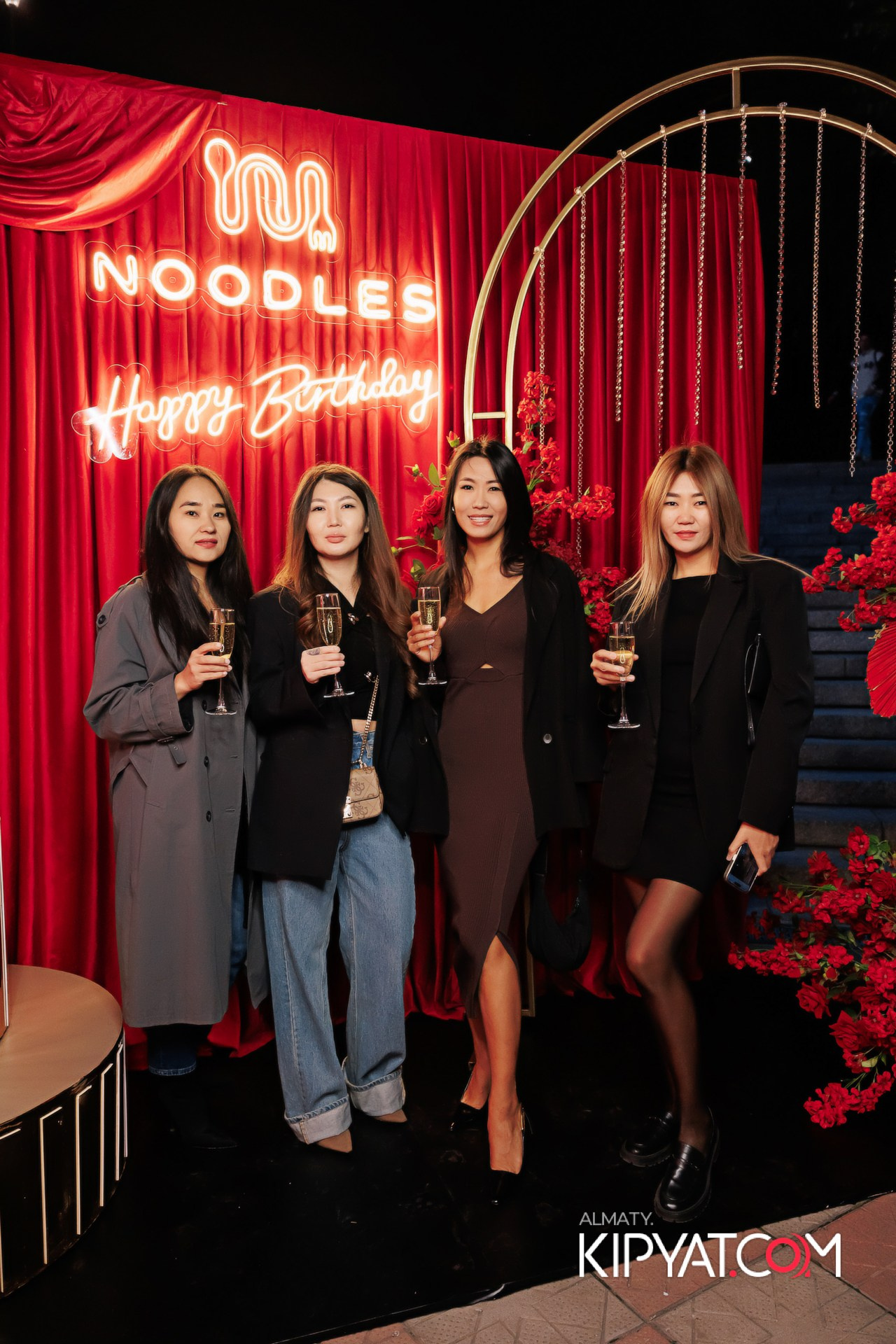День рождения ресторана Noodles — 15 лет. КИПЯТКОМ АЛМАТЫ! Фотосъемка мероприятий в Алматы
