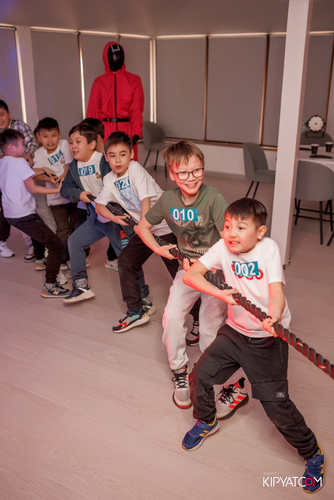 КВЕСТ-ШОУ ALAROVICH ИГРА В КАЛЬМАРА. КИПЯТКОМ АЛМАТЫ!