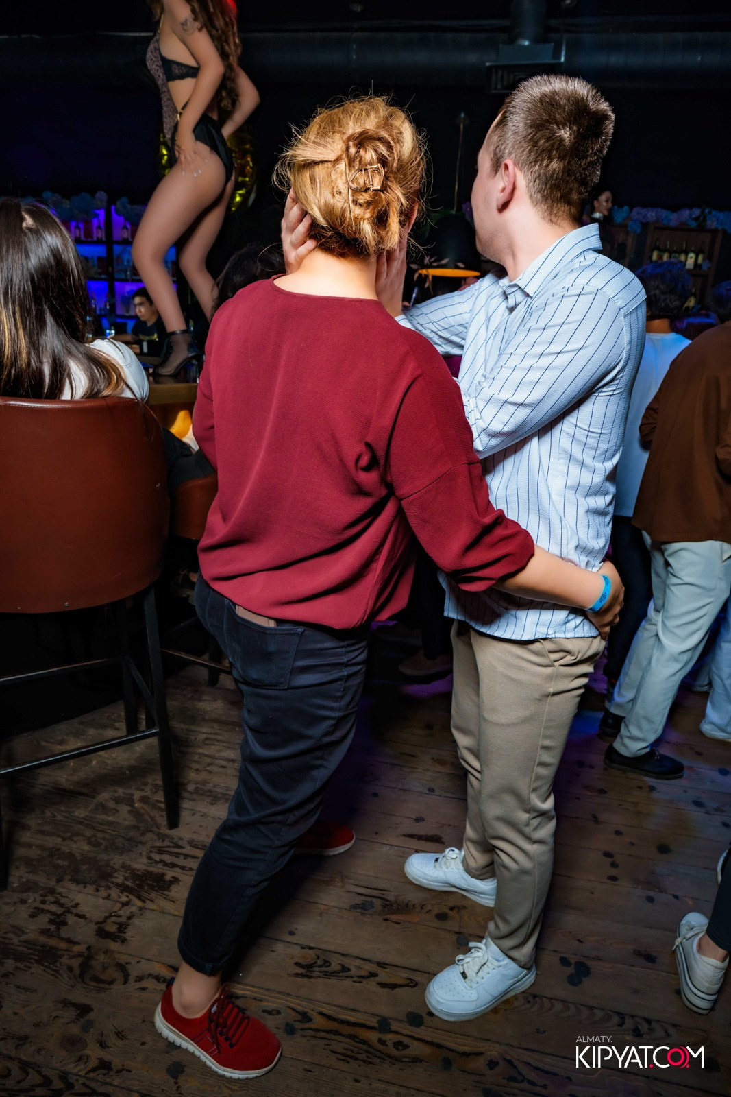 UYAT EMES BAR. КИПЯТКОМ АЛМАТЫ!