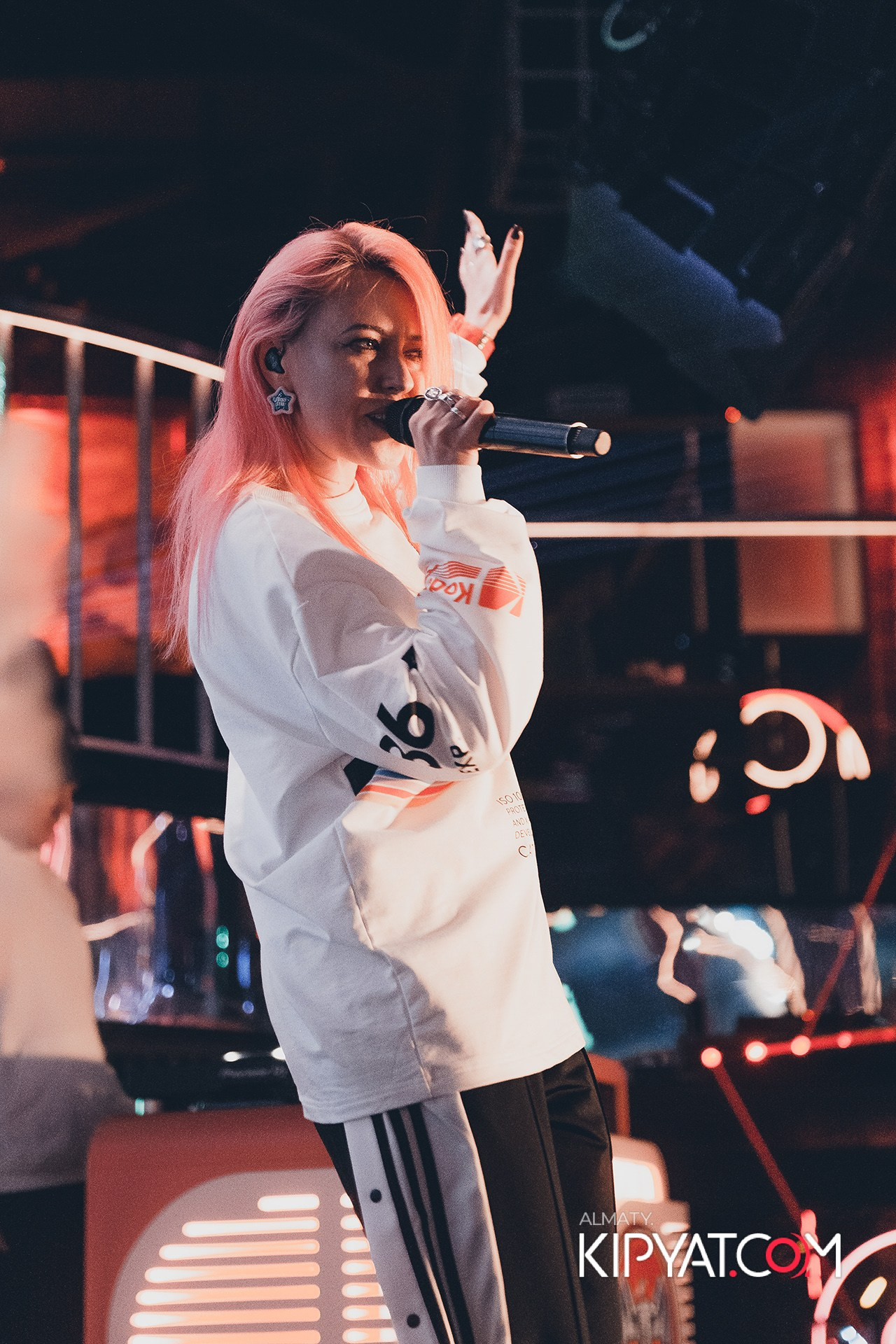 ВЫСТУПЛЕНИЕ ГРУППЫ ВИРУС SANTA BARBARA. КИПЯТКОМ АЛМАТЫ!