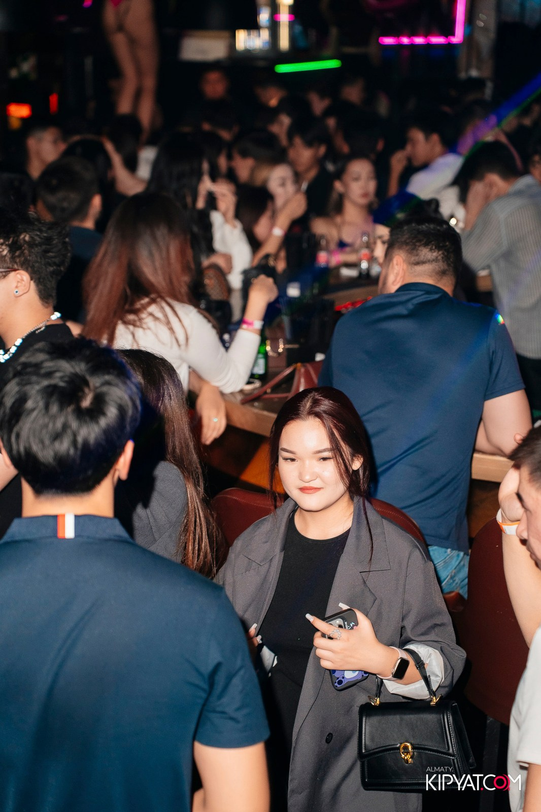 UYAT EMES BAR. КИПЯТКОМ АЛМАТЫ!