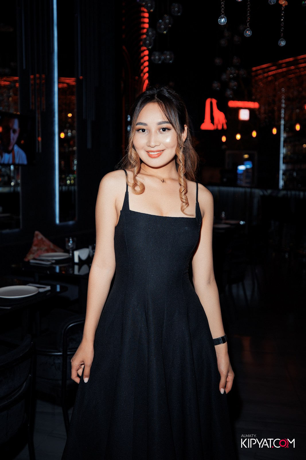 FRIENDS BAR & TERRACE. КИПЯТКОМ АЛМАТЫ!