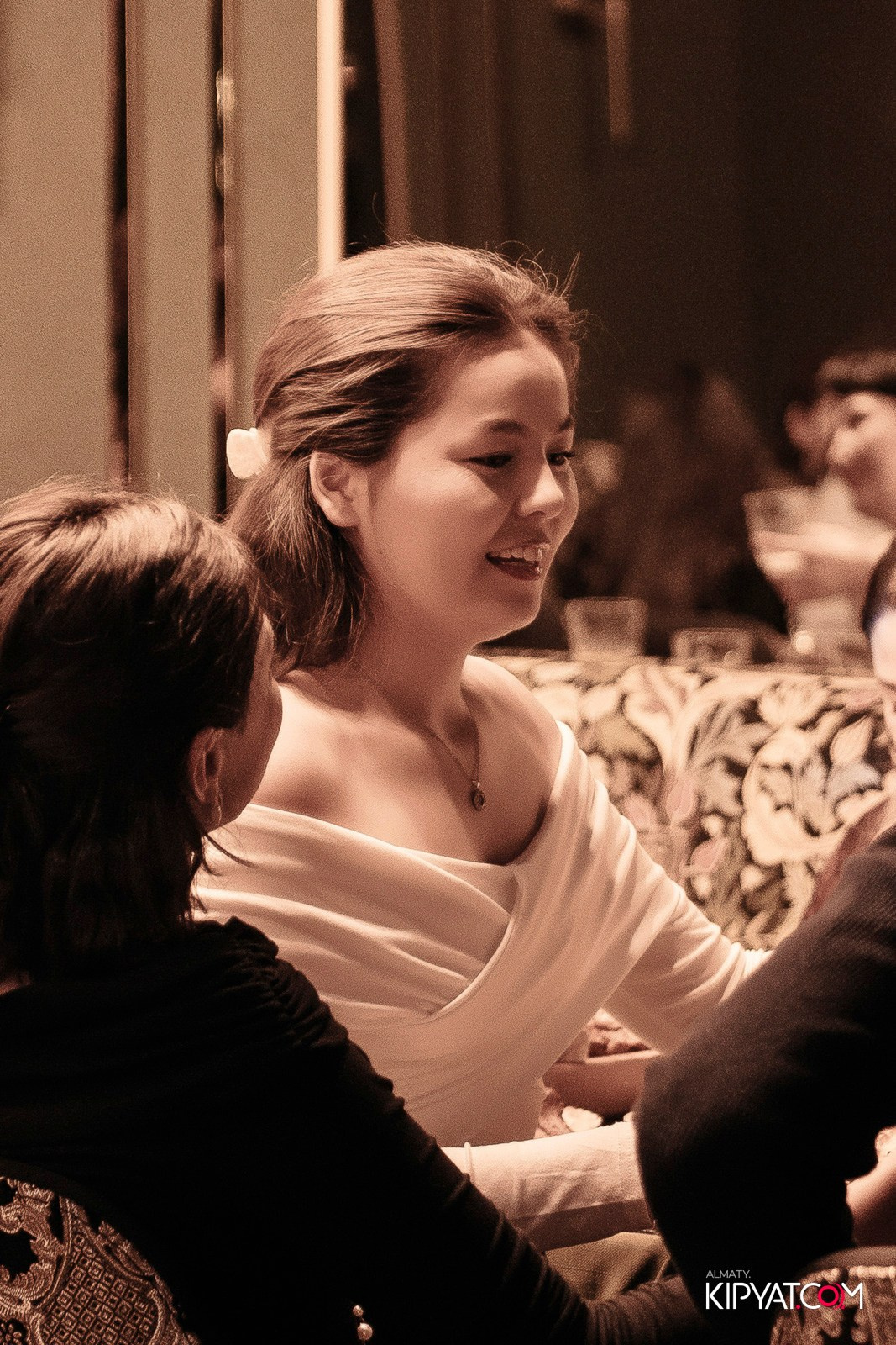 РЕСТОРАН ВЕСЕЛИДЗЕ НА АБАЯ. КИПЯТКОМ АЛМАТЫ!