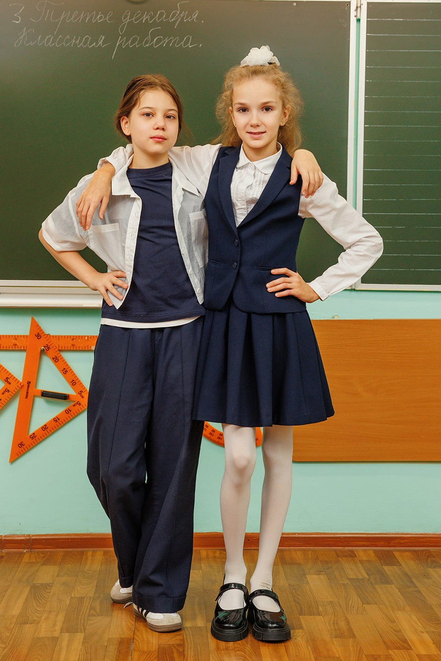 Выпускной альбом для 4 класса: фотосессии в школе и библиотеке. СИГМА | Студия выпускных альбомов Красноярск