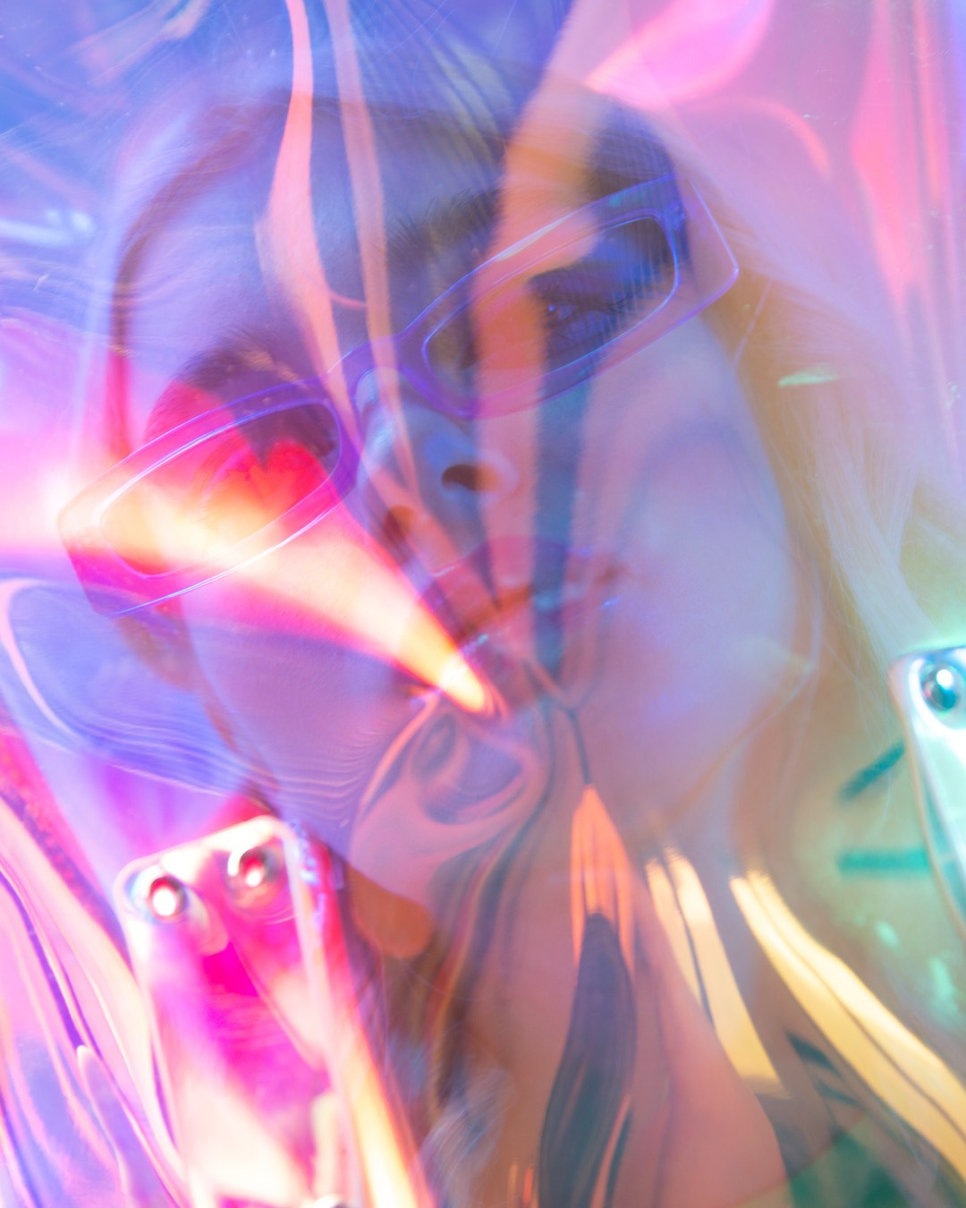 Имиджевая фэшн съемка одежды: кампейн, лукбук, эдиториал, Новосибирск. Съемка фото и видео для маркетплейсов Вайлдберриз, Озон в Новосибирске