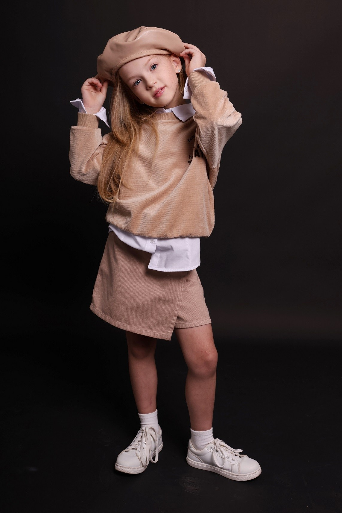 Вероника Порецкова. Съёмка одежды для маркетплейсов и брендов Morozova Production