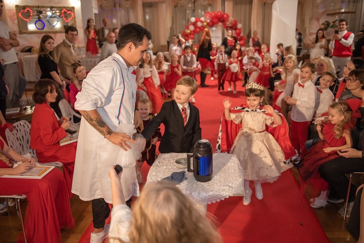 Выпускной в детской школе моделей HAPPYkids 2024. Семейный и коммерческий фотограф в Сочи Александр Бодунов