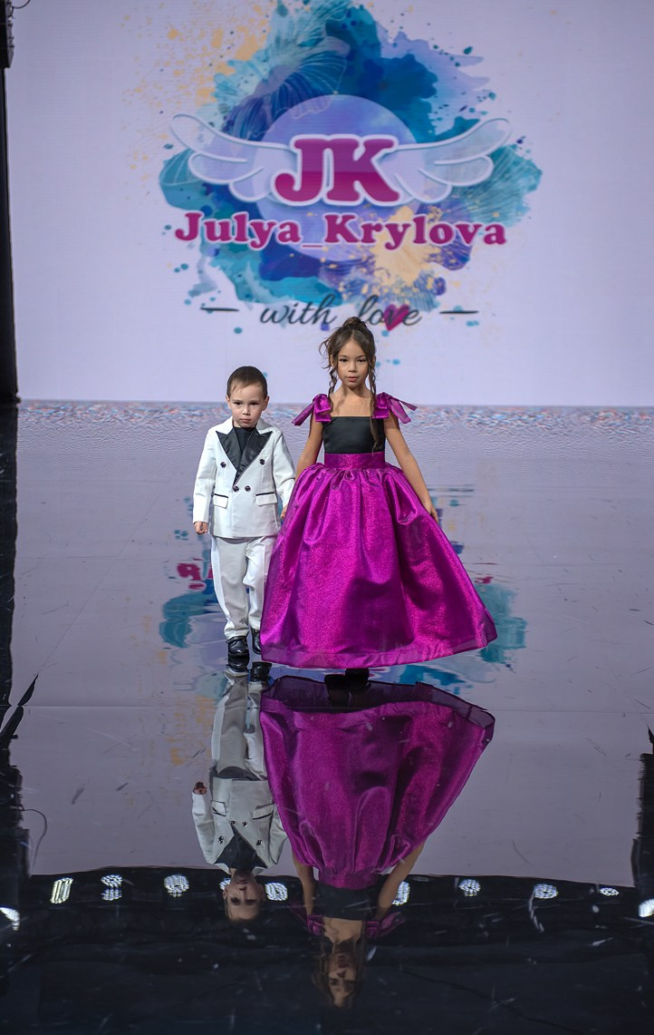 SochiFashionWeek2024 дизайнер Юлия Крылова. Семейный и коммерческий фотограф в Сочи Александр Бодунов
