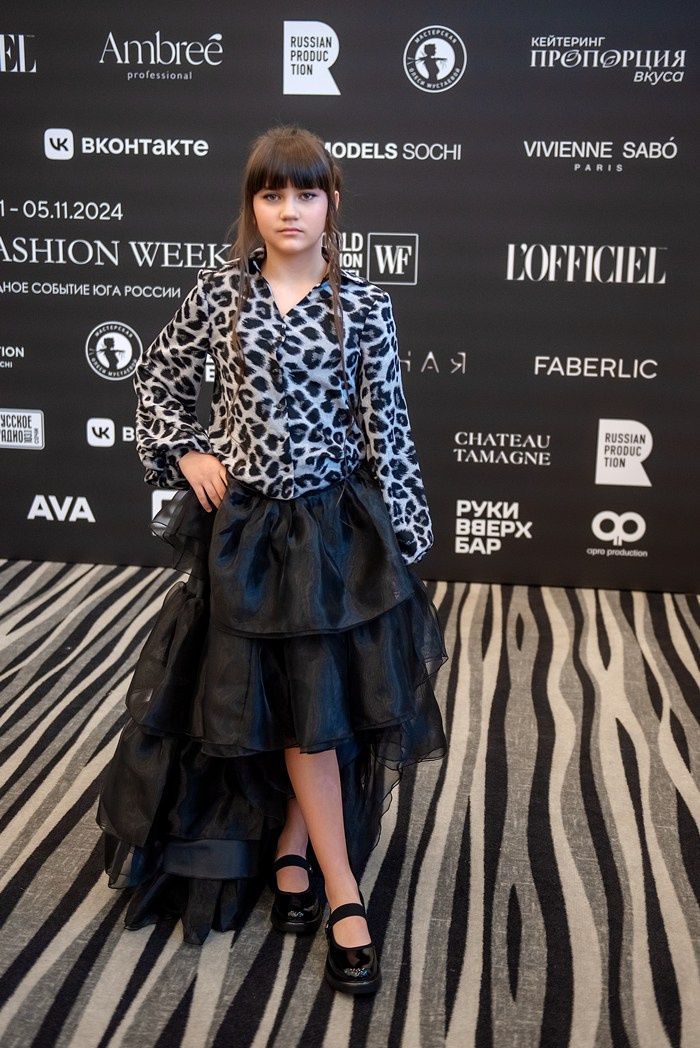 SochiFashionWeek2024 дизайнер Юлия Крылова. Семейный и коммерческий фотограф в Сочи Александр Бодунов
