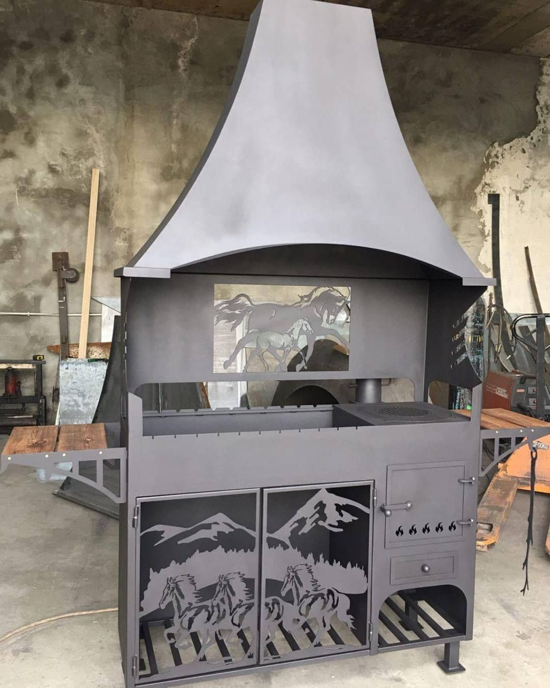 Мангал с вытяжным зонтом. Купить / заказать мангал для дома в Краснодаре от производителя «Мангал Мастер»