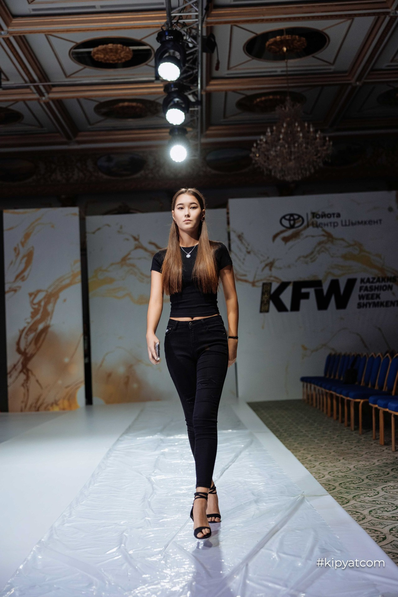 KFW/Backstage