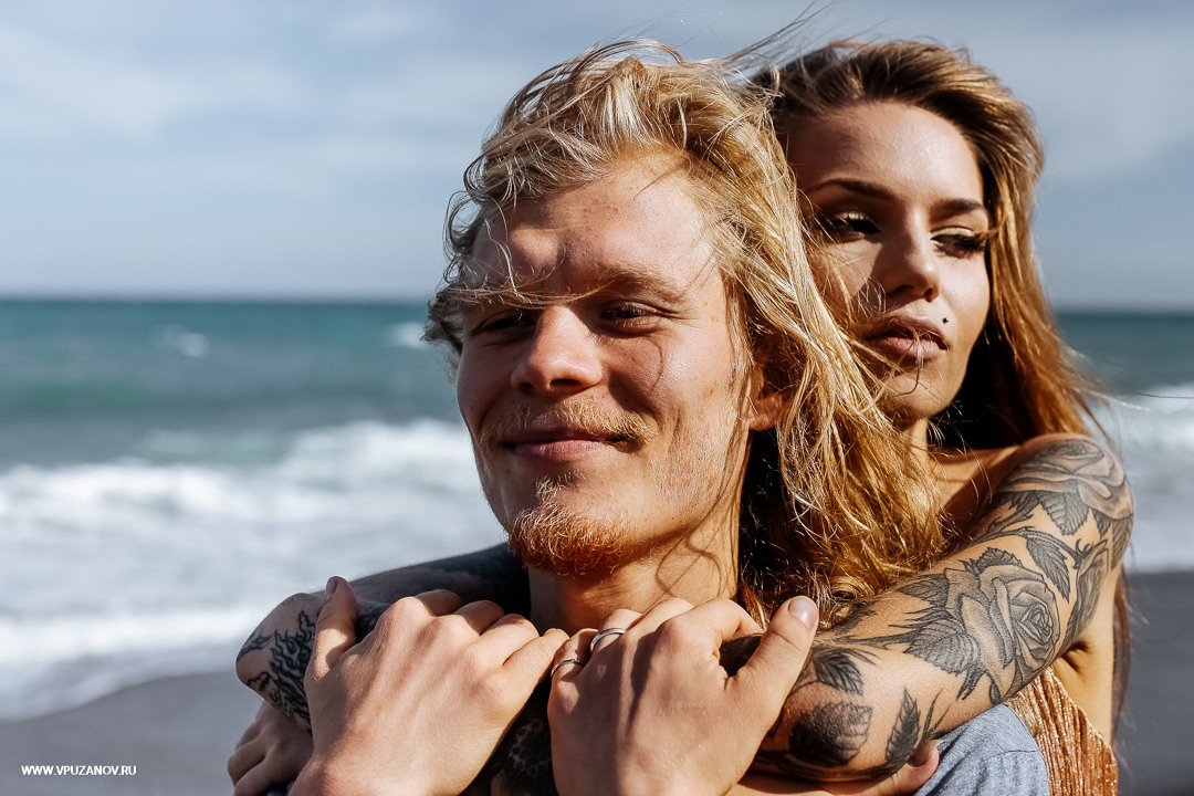 Lovestory на побережье моря в Крыму - ветер любви в волосах