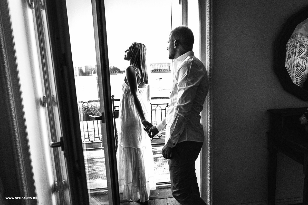 Фотосъемка Лавстори в центре Санкт-Петербурга и на балконе фотостудии