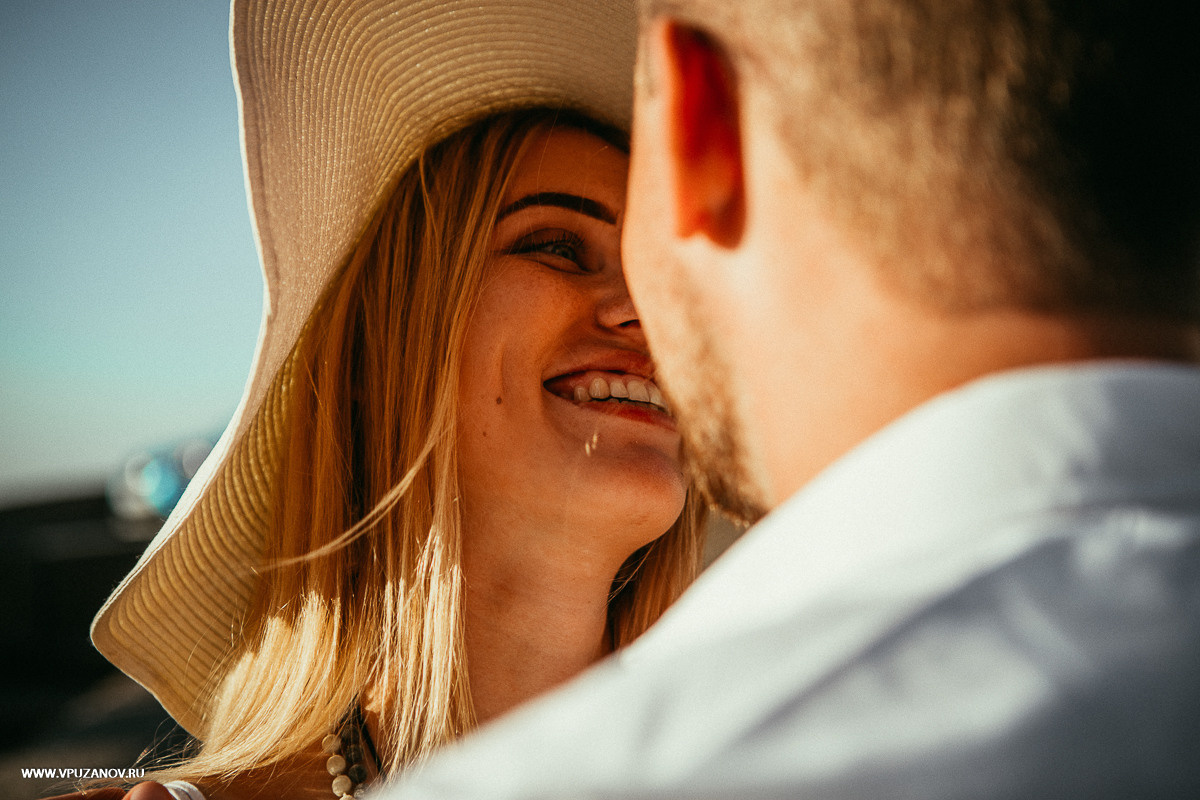 Фотосъемка Лавстори в центре Санкт-Петербурга и на балконе фотостудии