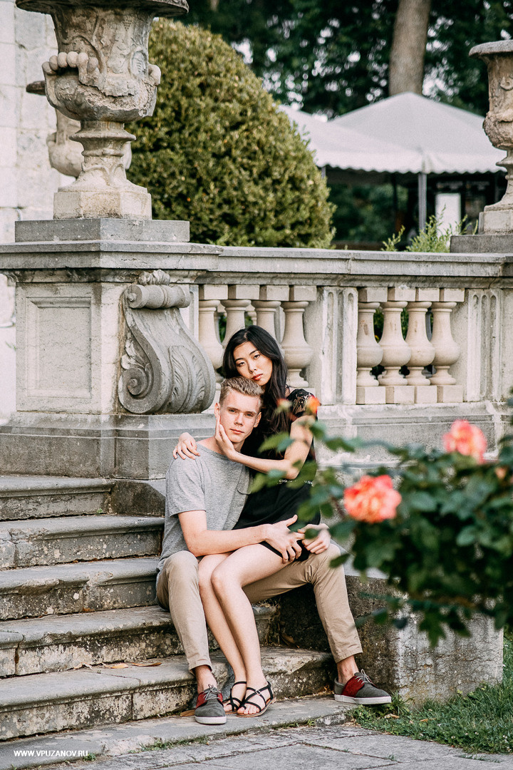 Лавстори фотосъемка в Крыму около дворца и лавандового поля