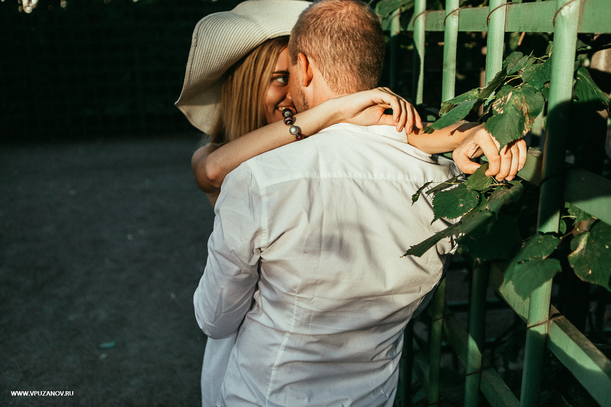 Фотосъемка Лавстори в центре Санкт-Петербурга и на балконе фотостудии
