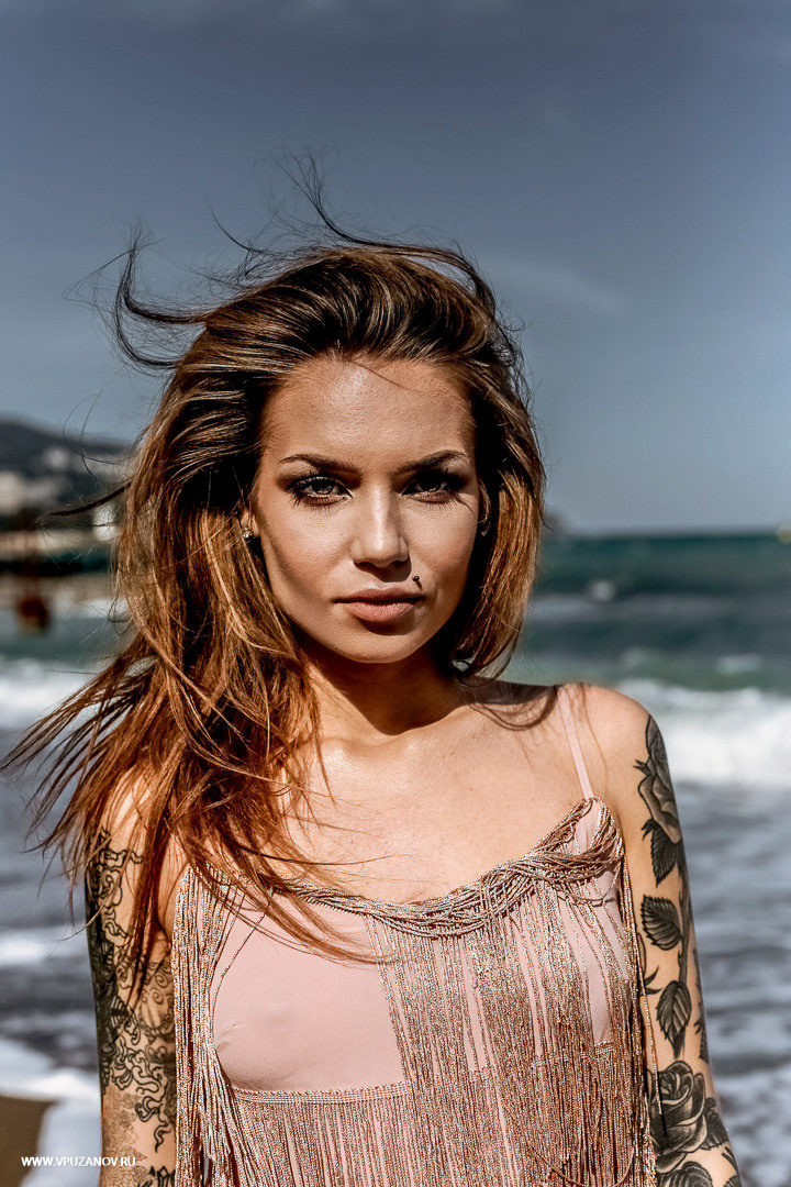 Lovestory на побережье моря в Крыму - ветер любви в волосах