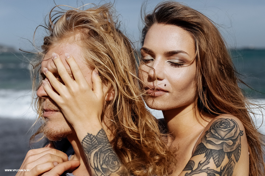 Lovestory на побережье моря в Крыму - ветер любви в волосах
