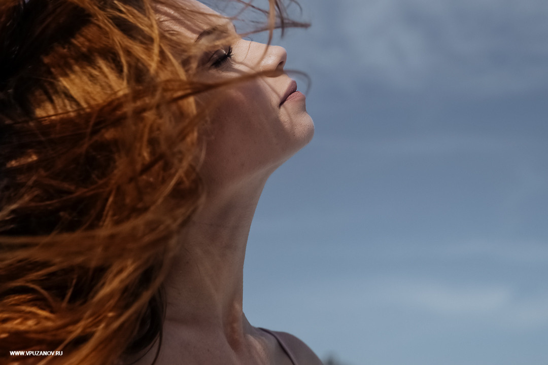 Lovestory на побережье моря в Крыму - ветер любви в волосах