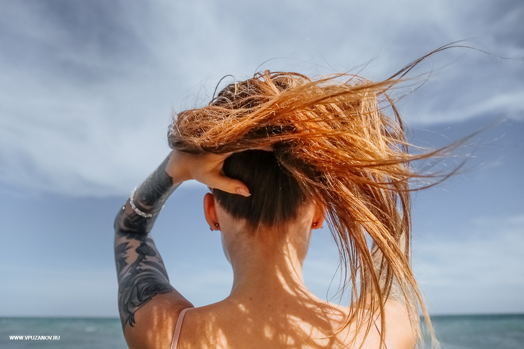 Lovestory на побережье моря в Крыму - ветер любви в волосах