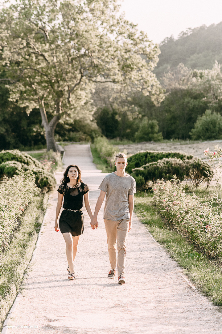 Лавстори фотосъемка в Крыму около дворца и лавандового поля