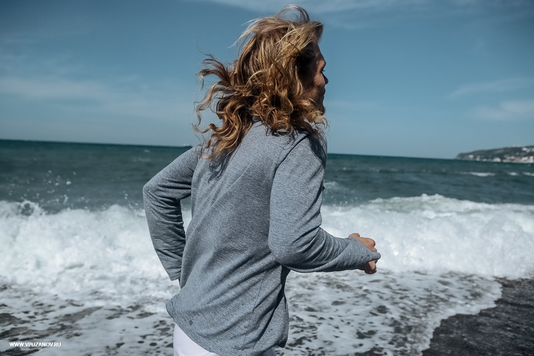 Lovestory на побережье моря в Крыму - ветер любви в волосах