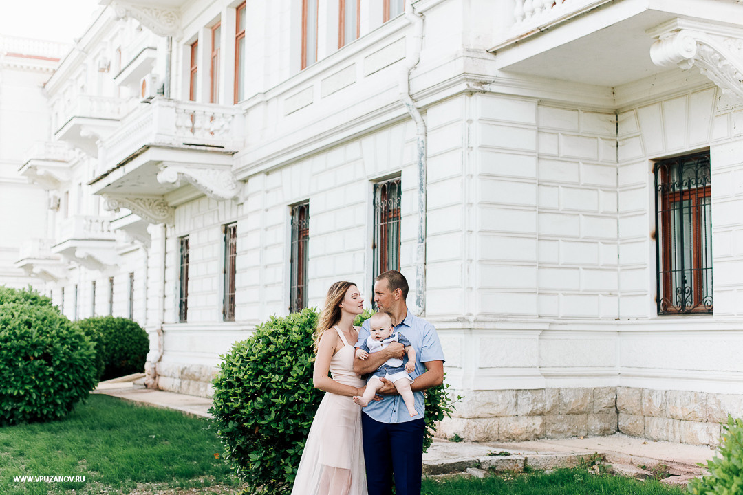 Чудесная семейная лавстори с малышом и его прекрасными родителями