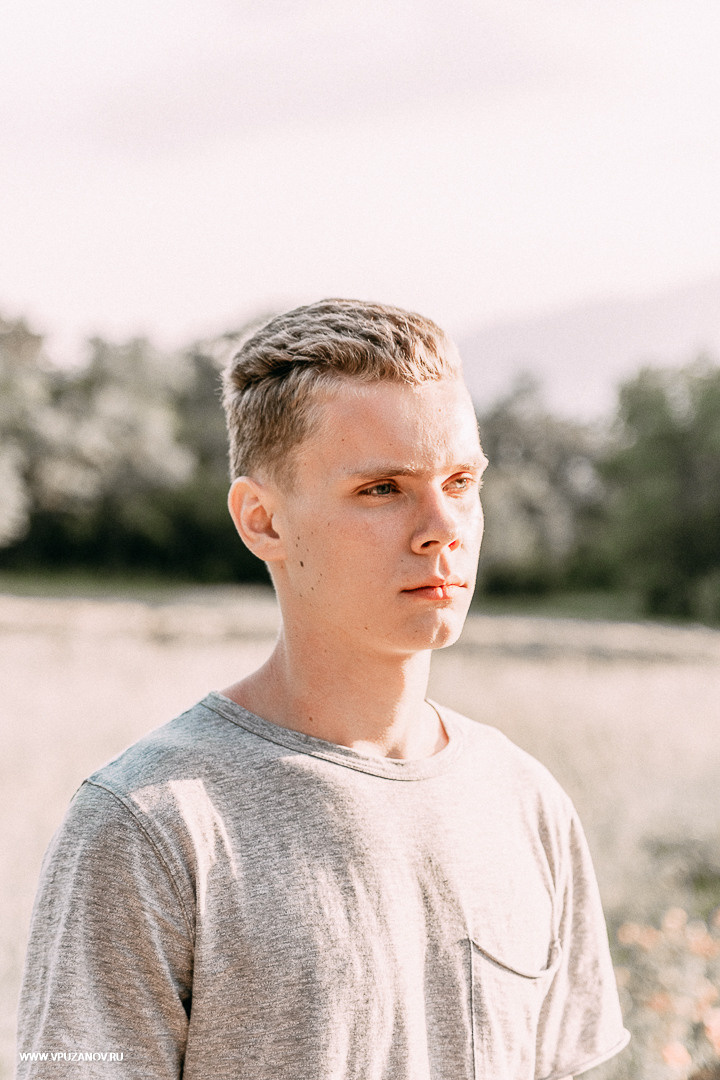 Лавстори фотосъемка в Крыму около дворца и лавандового поля