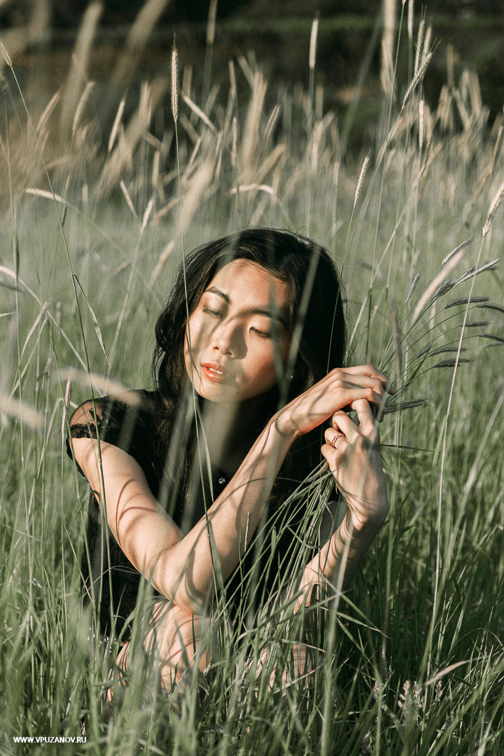 Лавстори фотосъемка в Крыму около дворца и лавандового поля