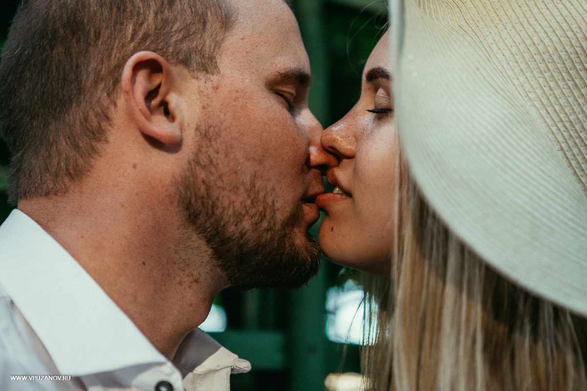 Фотосъемка Лавстори в центре Санкт-Петербурга и на балконе фотостудии