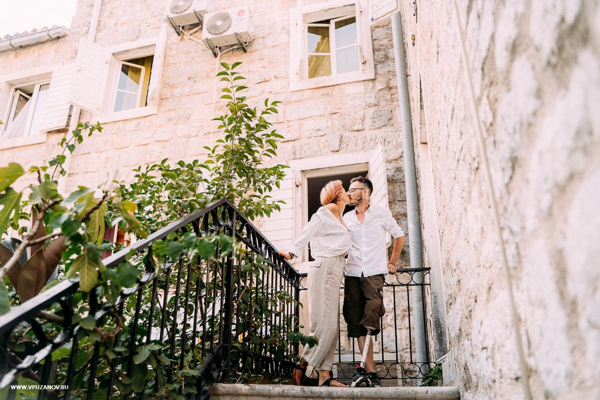 Любовная история в Черногории в старом городе