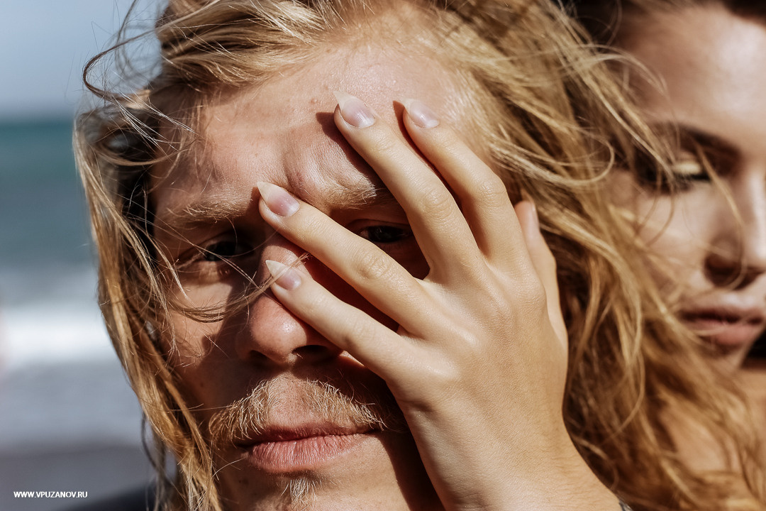 Lovestory на побережье моря в Крыму - ветер любви в волосах