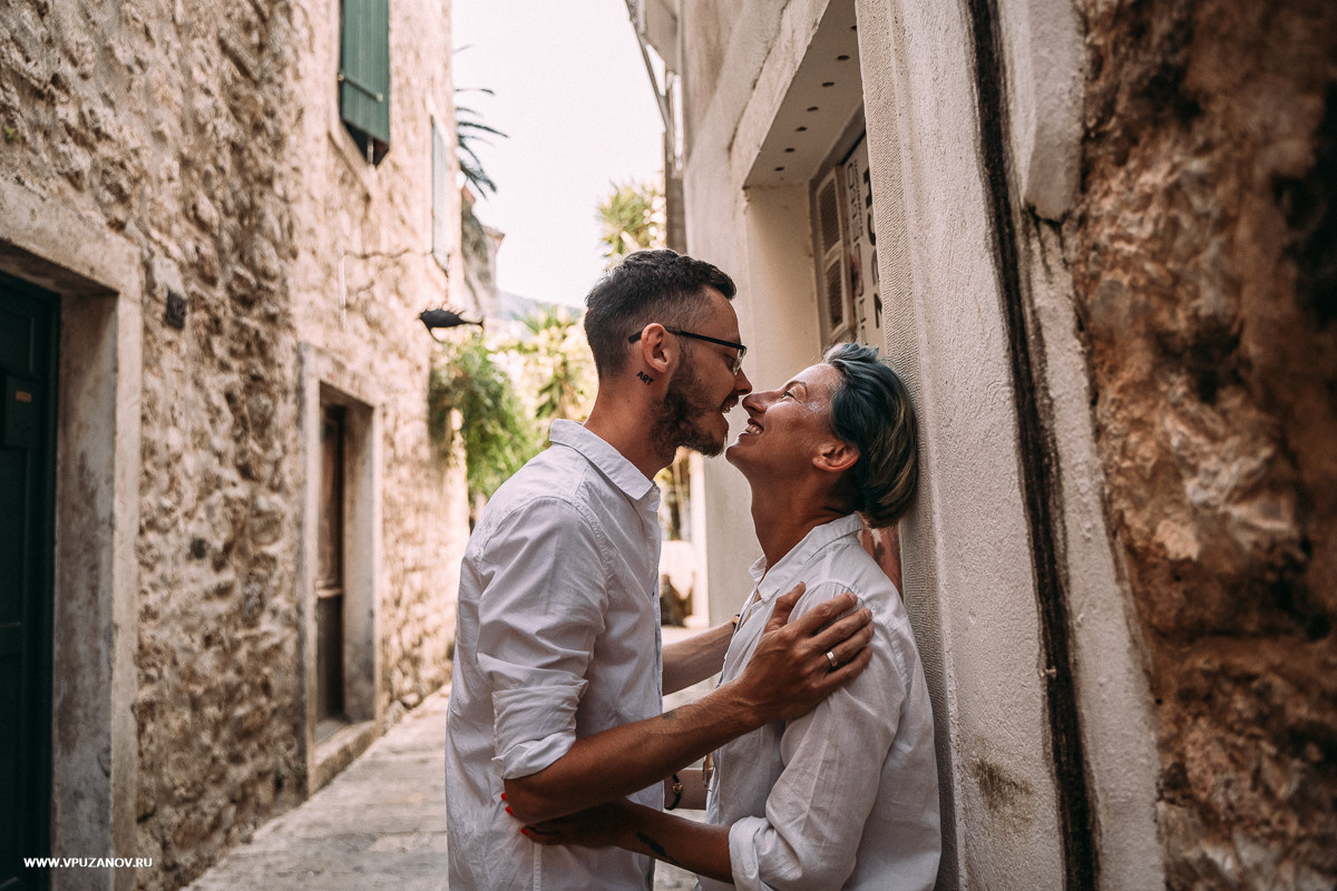 Любовная история в Черногории в старом городе