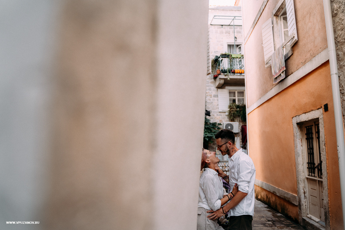 Любовная история в Черногории в старом городе