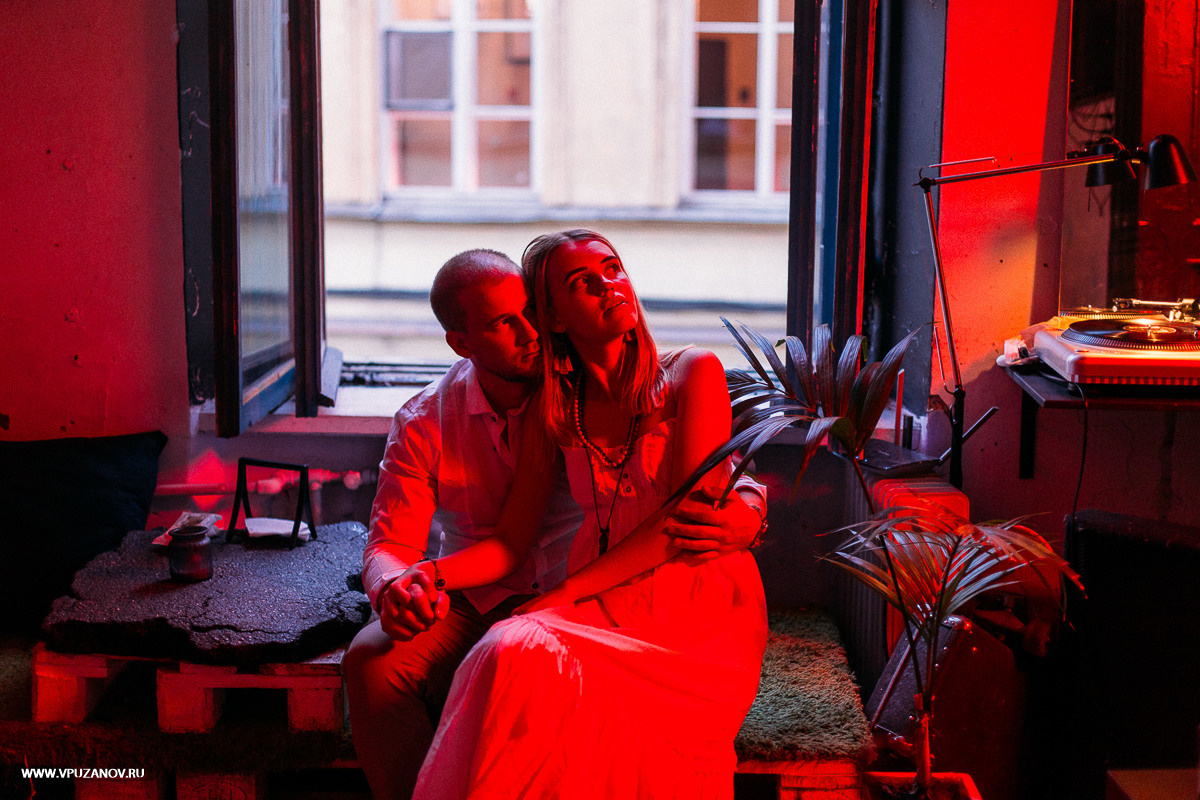 Фотосъемка Лавстори в центре Санкт-Петербурга и на балконе фотостудии