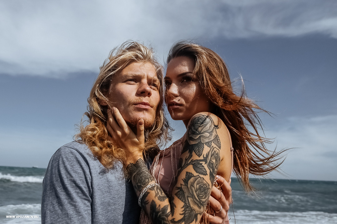 Lovestory на побережье моря в Крыму - ветер любви в волосах