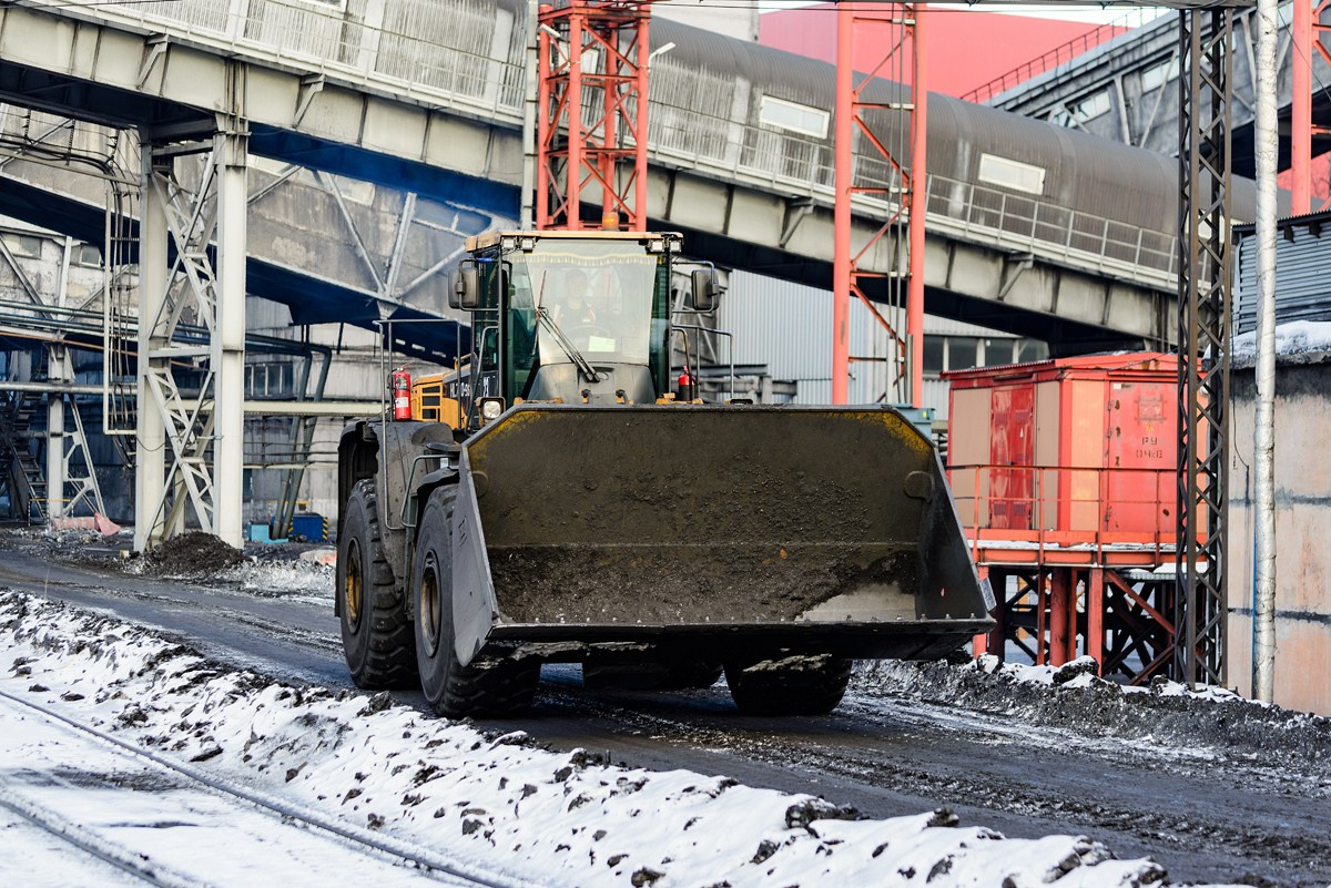 СИБАНТРАЦИТ угольный разрез. Фотограф Сергей Сергеев