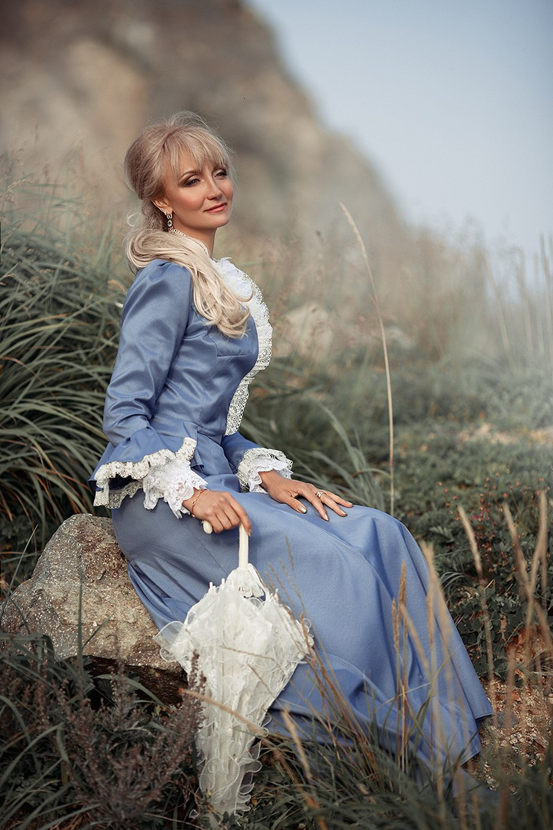 Платья из плотных тканей, тяжелые. Фотограф Алёна Яковлева