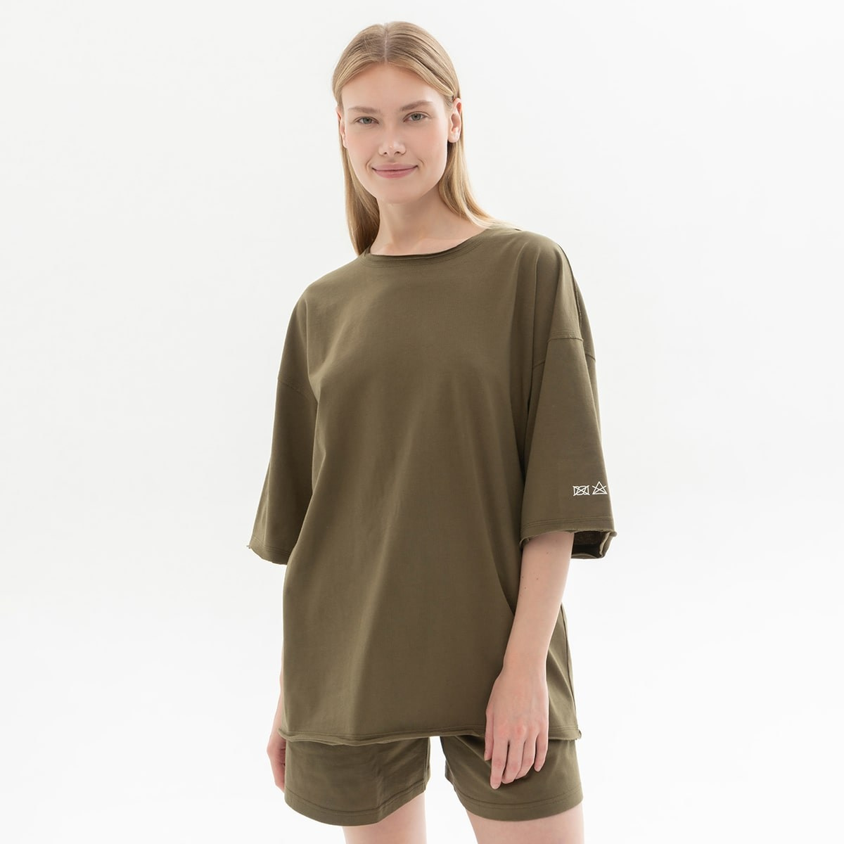 Лера, 40-42 р-р, рост 178. KED Production — продакшн из СПб. Создаём фото, видео и контент, который помогает брендам и селлерам продавать больше