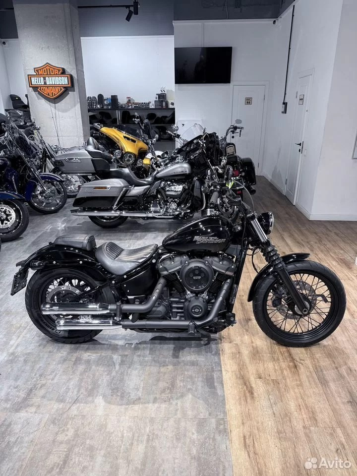 Купить Harley-Davidson 2020 Street Bob (Cobra) (Softail/Dyna) — подробнее на сайте. Hello Davidson, Москва. Только хорошие мотоциклы…