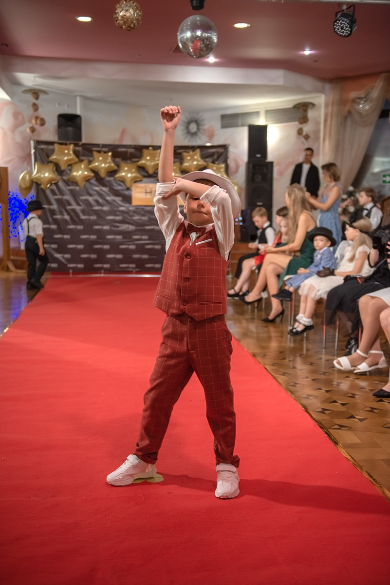 HAPPYkids дефиле санаторий Октябрьский. Семейный и коммерческий фотограф в Сочи Александр Бодунов
