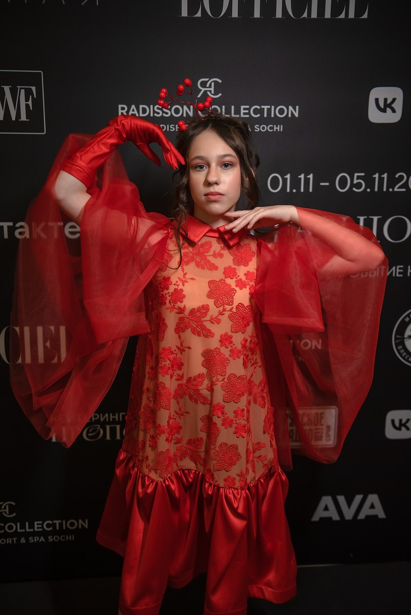 SochiFashionWeek2024 дизайнер Анохина Светлана. Семейный и коммерческий фотограф в Сочи Александр Бодунов