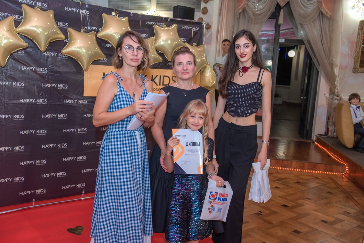 HAPPYkids дефиле санаторий Октябрьский. Семейный и коммерческий фотограф в Сочи Александр Бодунов