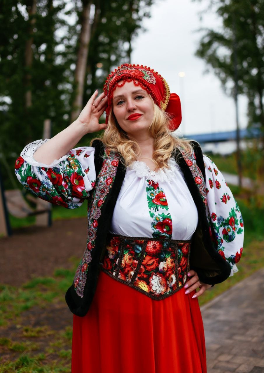 ТЫ КОРОЛЕВА. Фотограф Красноярск съемки лавстори, фотосессия в студии, портретная съемка, творческие фотосессии