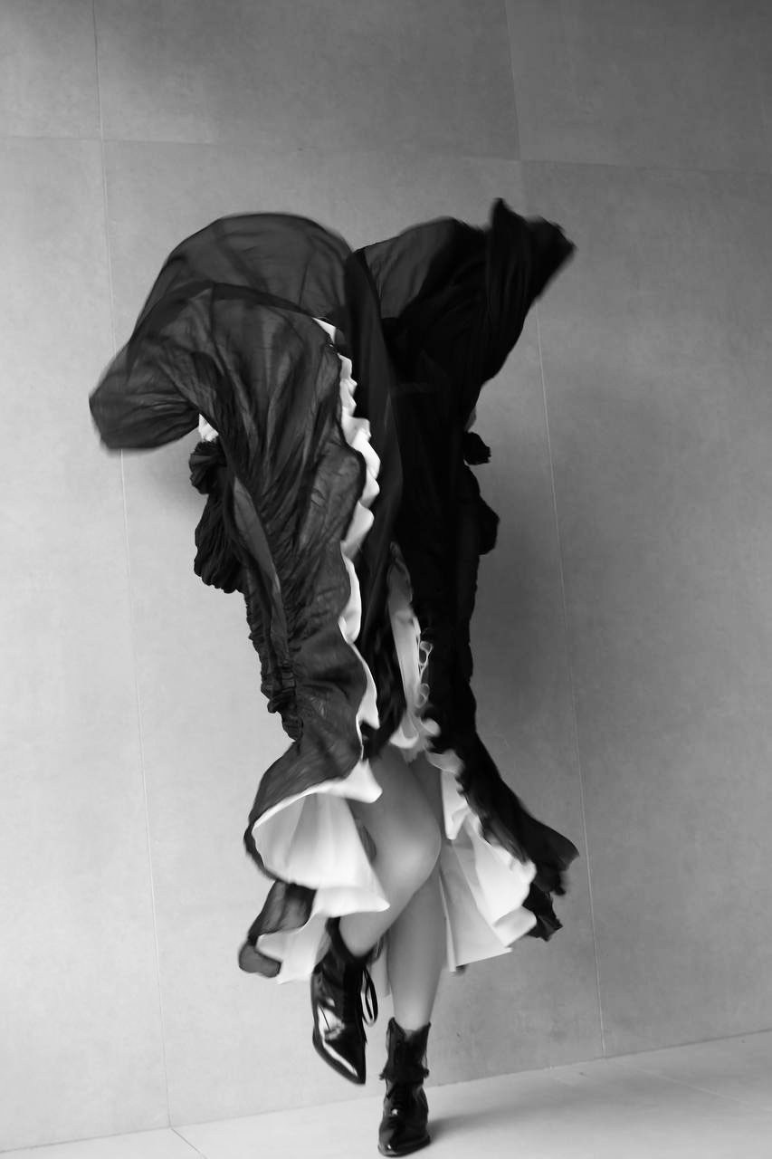 LOOKBOOK. Фешн дизайнер, фотограф, художник Яна Лазарева в Москве