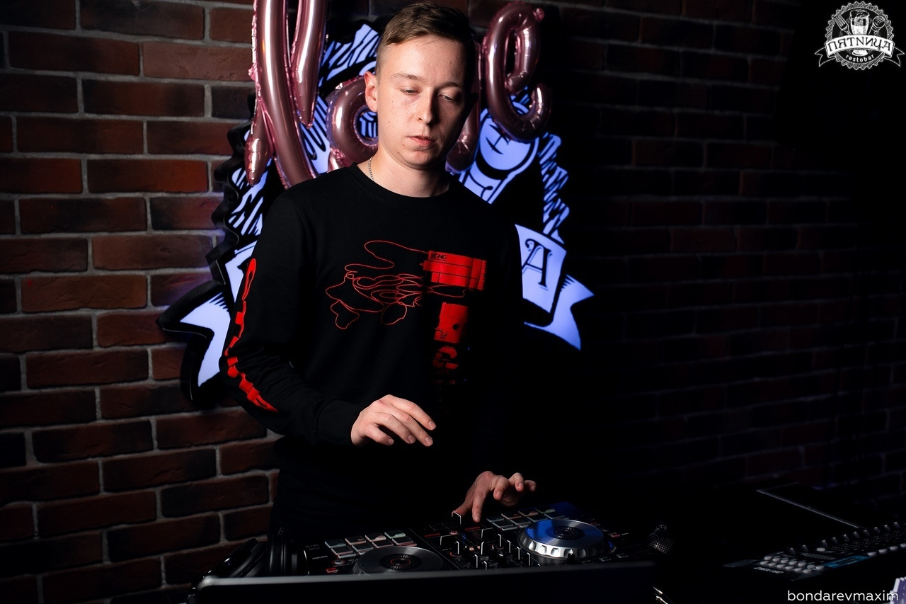 РЕСТОБАР ПЯТНИЦА 04 10 2019. Максим Бондарев, коммерческий фотограф для бизнеса | Курск