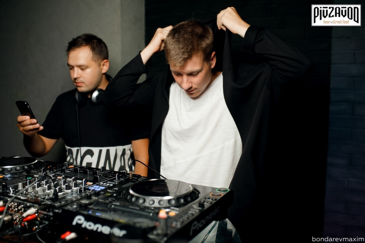 «PIVZAVOD» Пятница ___ 31 августа. Максим Бондарев, коммерческий фотограф для бизнеса | Курск