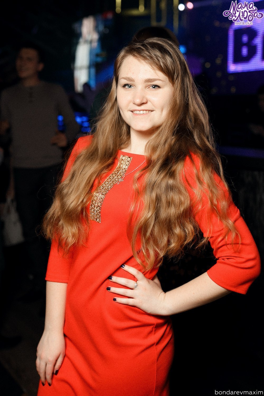 Мама Люба 16 декабря — Ультрамариновые танцы&q. Максим Бондарев, коммерческий фотограф для бизнеса | Курск