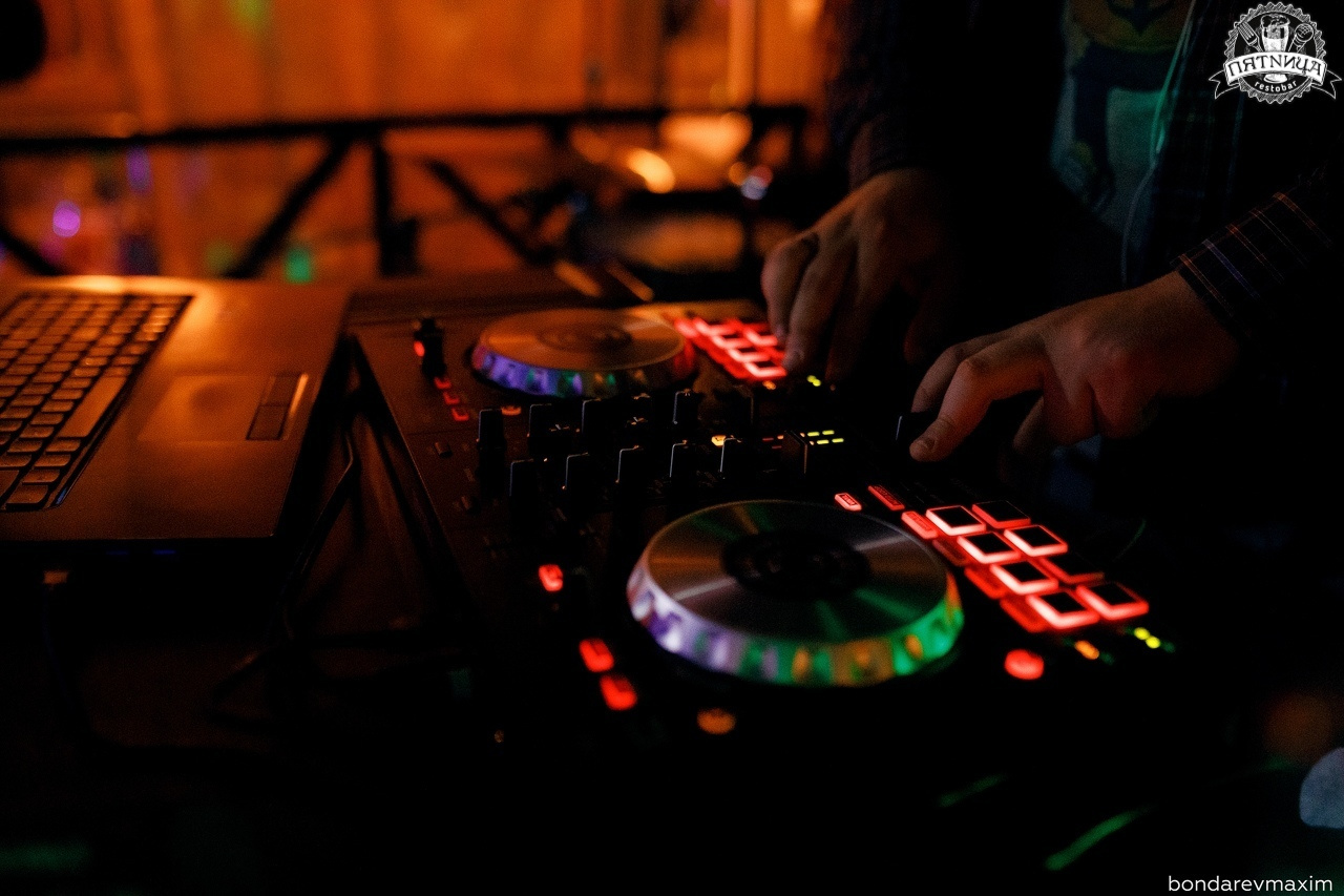 РЕСТОБАР ПЯТНИЦА 05 10 2019. Максим Бондарев, коммерческий фотограф для бизнеса | Курск